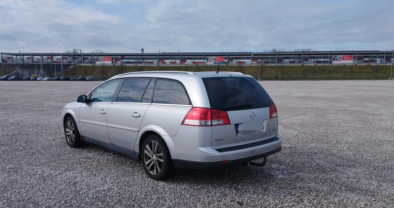 Opel Vectra cena 9900 przebieg: 268000, rok produkcji 2008 z Kielce małe 46